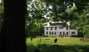 Black Mountain Inn Екстер'єр фото
