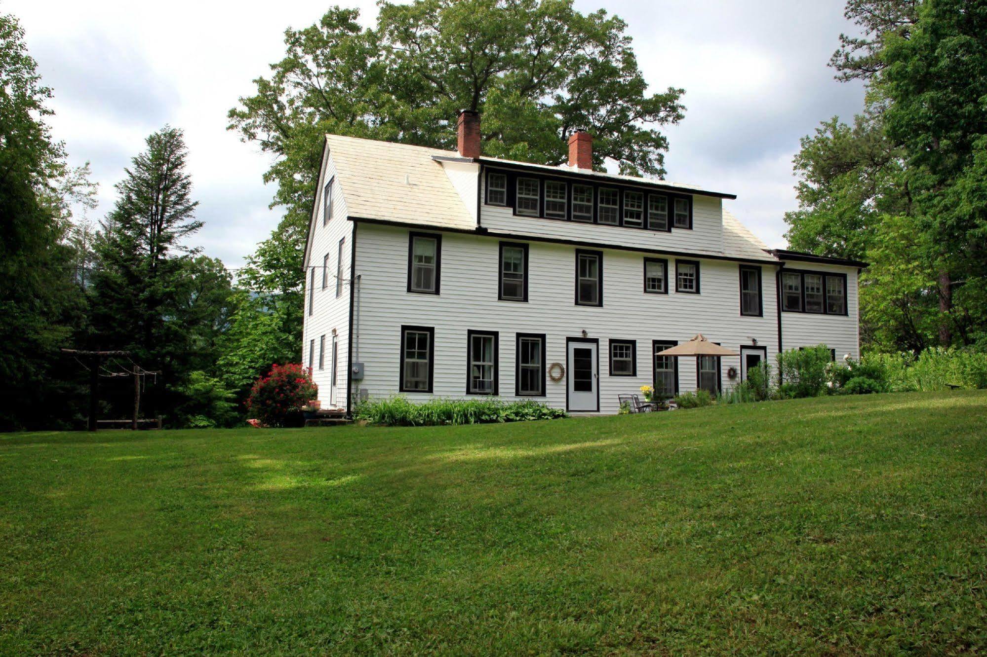 Black Mountain Inn Екстер'єр фото