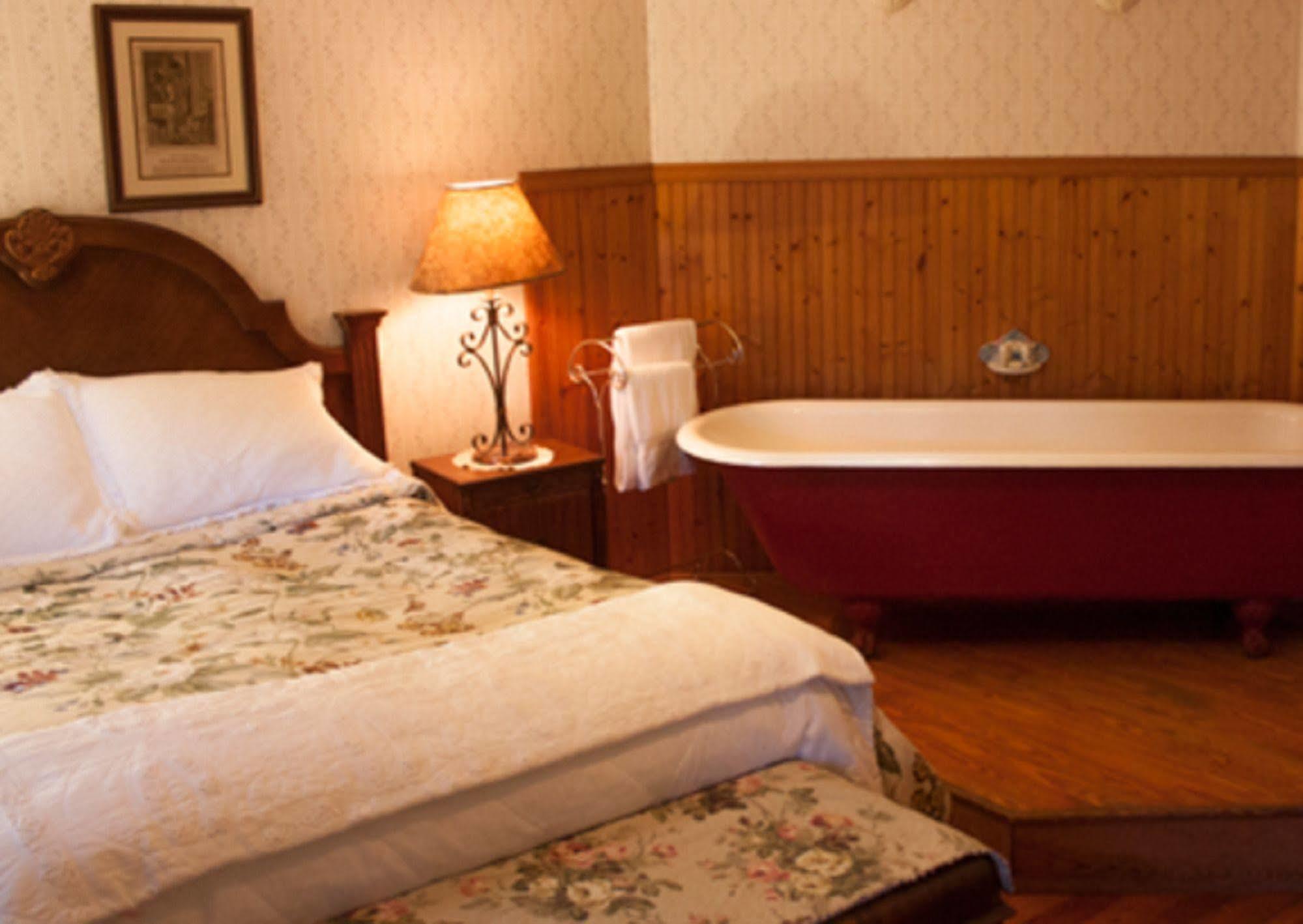 Black Mountain Inn Екстер'єр фото